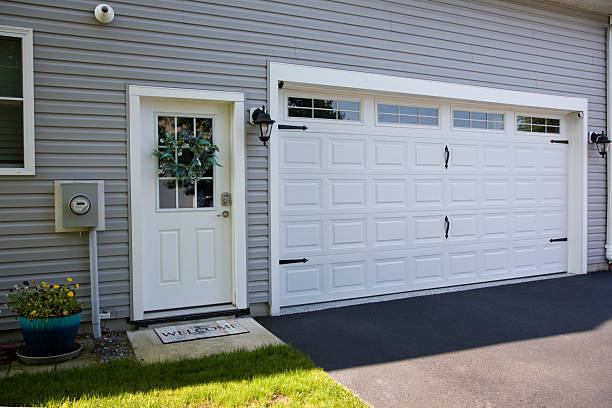 24/7 Emergency Garage Door Panel Replacement experts in Linn County County, OR
